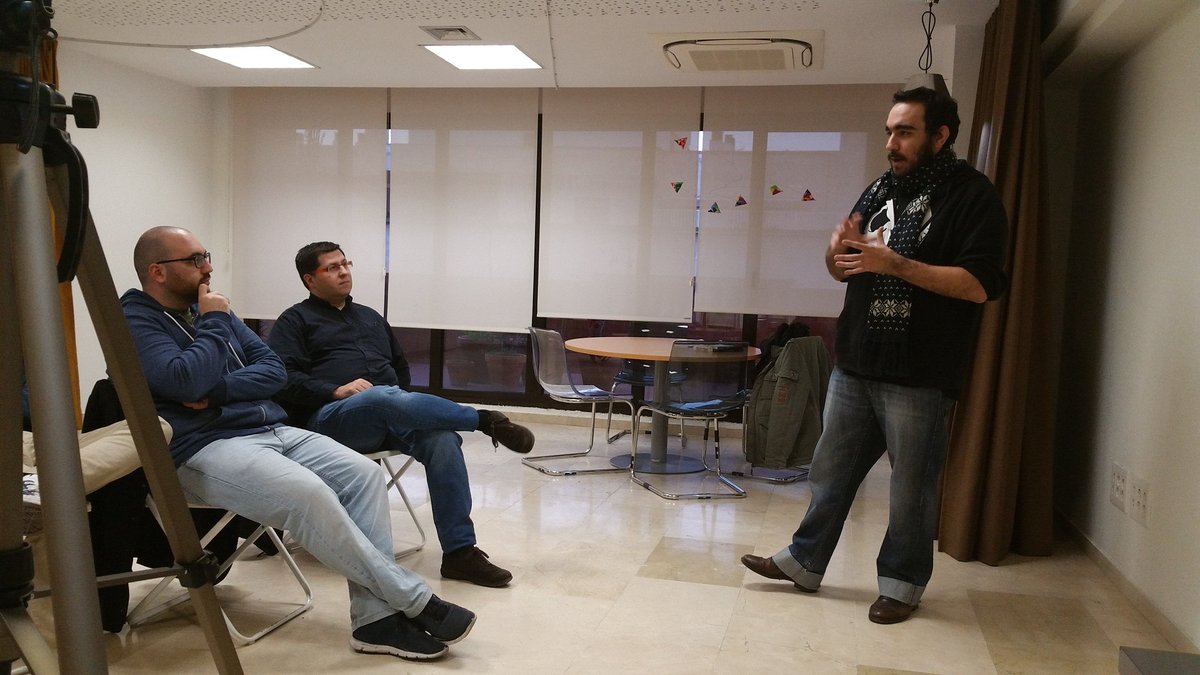 IsraKaos's tweet image. No veo a GOzer El GOzeriano... @GolangSVQ @JvrBaena #estafa #fotografoProfesional