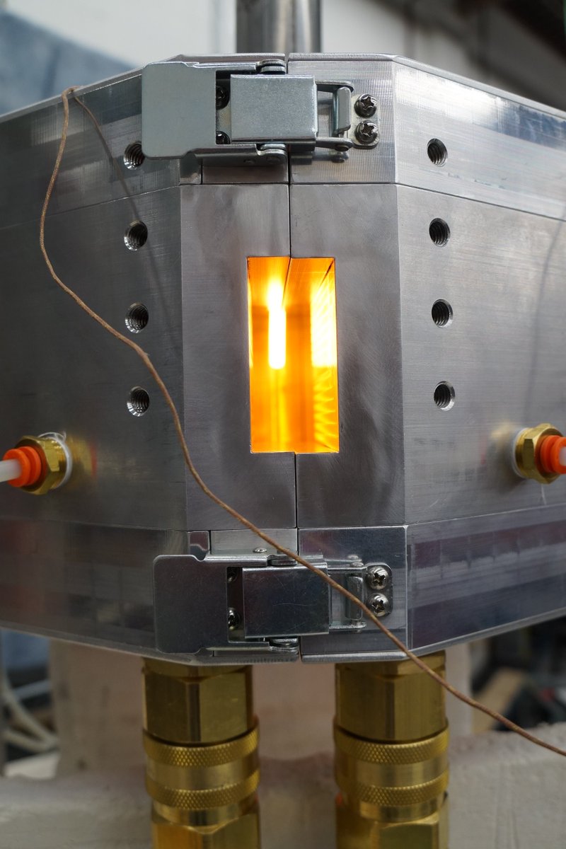 pcs_ri's tweet photo. Need a chamber heater that can reach 1500 degrees C? #IRChamberHeater https://t.co/yjJB20UWpT