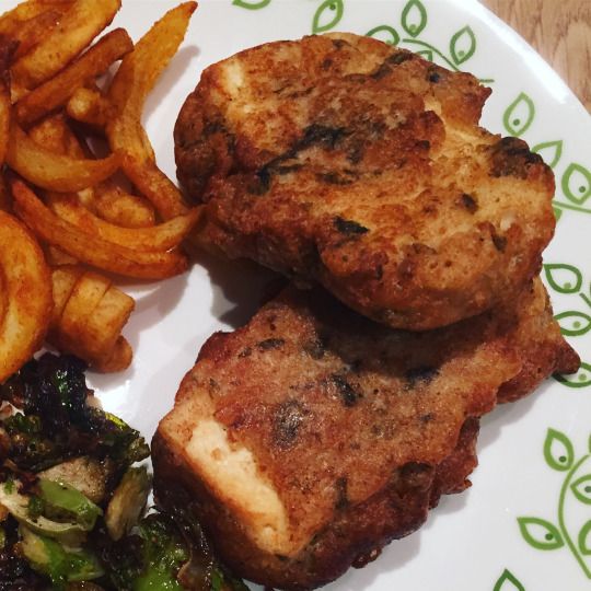 Strong_LAE's tweet photo. Fancy a #vegan phish and chip? Try making it! Recipe here: https://t.co/mWkSjGx8w9 #veganrecipes #veggietableau #veganforthewin https://t.co/655nokHYlM