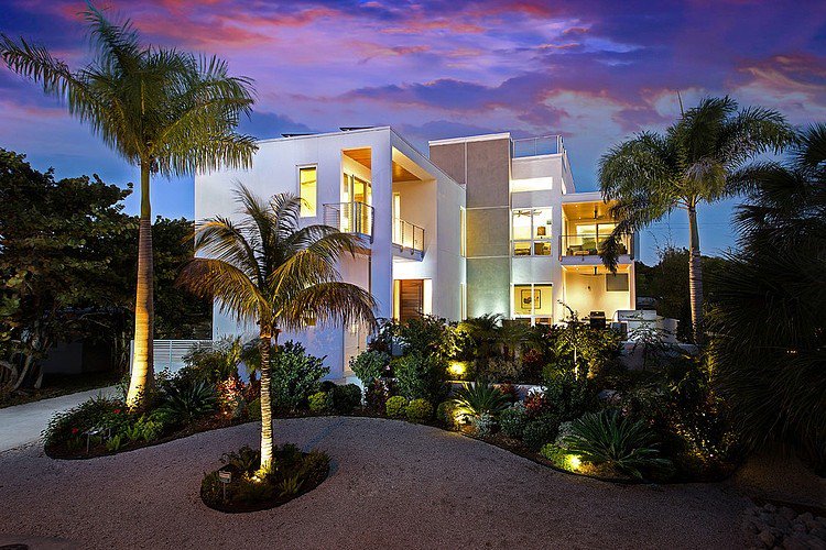HomeAdore's tweet photo. TipTopHaus by Josh Wynne Construction | https://t.co/MW4AujtALV
Please RT #architecture #interiordesign https://t.co/2YCH3jLuGc