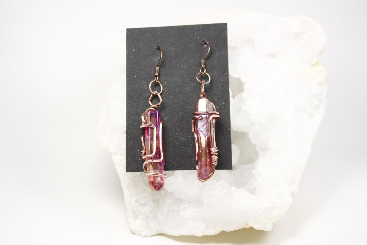 AnimaMundiCryst's tweet photo. #wirewrapped #red #fuchsia #auraquartz #earrings
https://t.co/Xsp0fAH1Cs
#etsymntt #etsyaaa #epiconetsy #etsycaching https://t.co/8wbyMLpat2