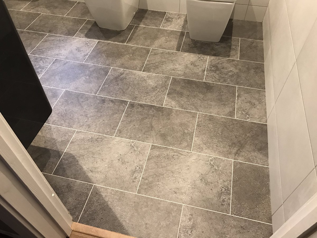 HartCarpetsHW's tweet photo. @KarndeanFloors @FBallUK #stopgap700 #underfloorheating #LVT #flooring @salesmarkwest #bathrooms https://t.co/AMiPLVMqkw