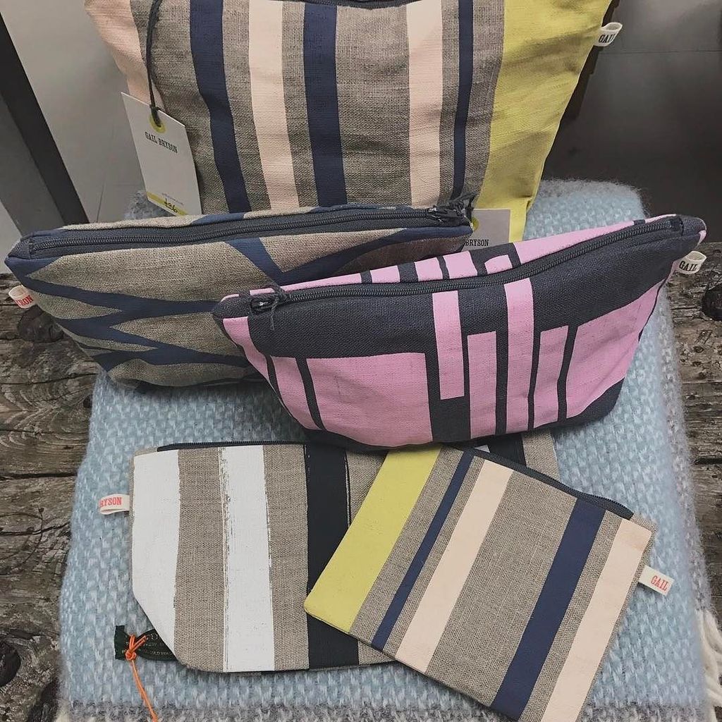 AnnaLizzioShop's tweet photo. All of these beautiful cushions, wash bags and purses have been lovingly hand printed by t… https://t.co/wjCC0cEhq7 https://t.co/rEgxc7DOE3