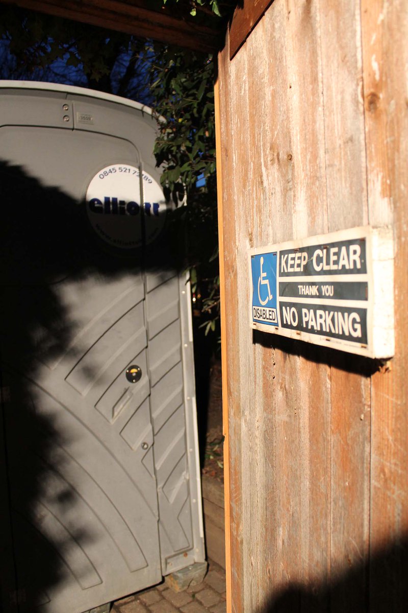 OldRoyalFree's tweet image. .@ElliottModular Pls REMOVE TOILET &amp;amp; FAECES-SOILED PAPER blocking DISABLED ACCESS at Old Royal Free Place #IMMEDIATELY @circlehousing @BBC