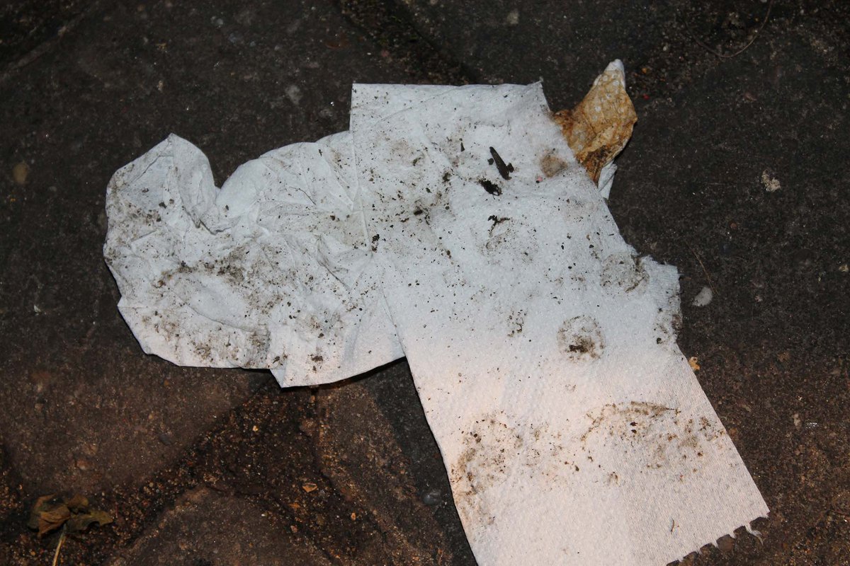 OldRoyalFree's tweet image. .@ElliottModular Pls REMOVE TOILET &amp;amp; FAECES-SOILED PAPER blocking DISABLED ACCESS at Old Royal Free Place #IMMEDIATELY @circlehousing @BBC