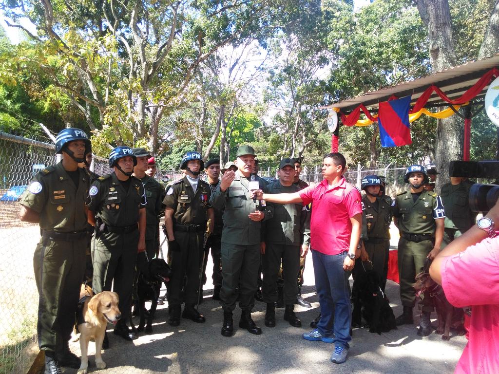 Policia Militar del Ejército Bolivariano C29KKuDXcAMDaST