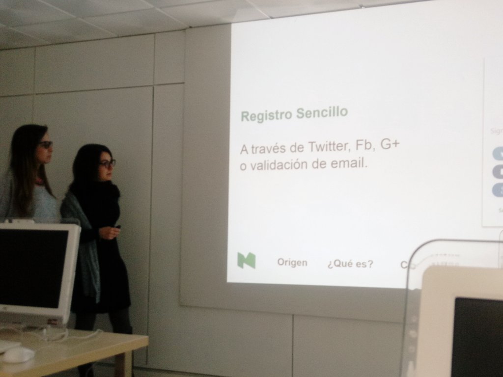 Ladyespiral's tweet photo. #Medium es uns herramienta sencilla y accesible.Es uns fusión entre #Blog y #Twiter #Clase26 @RMGreide @arl_angela @DavidCamposRoca @aulaCM https://t.co/HwjLEK3Xk9