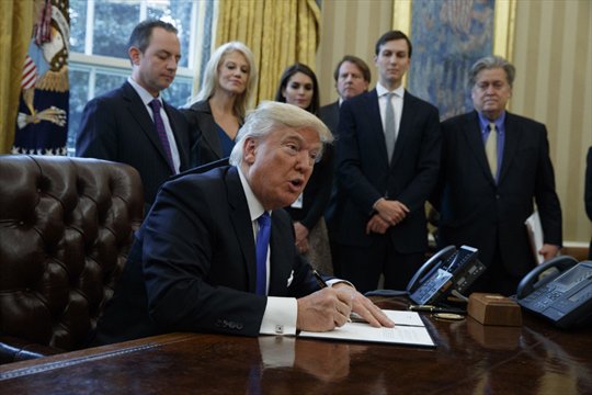 Trump signs order on Canada-U. S. Keystone XL oil pipeline, but details unclear thespec.com/news-story/708…
