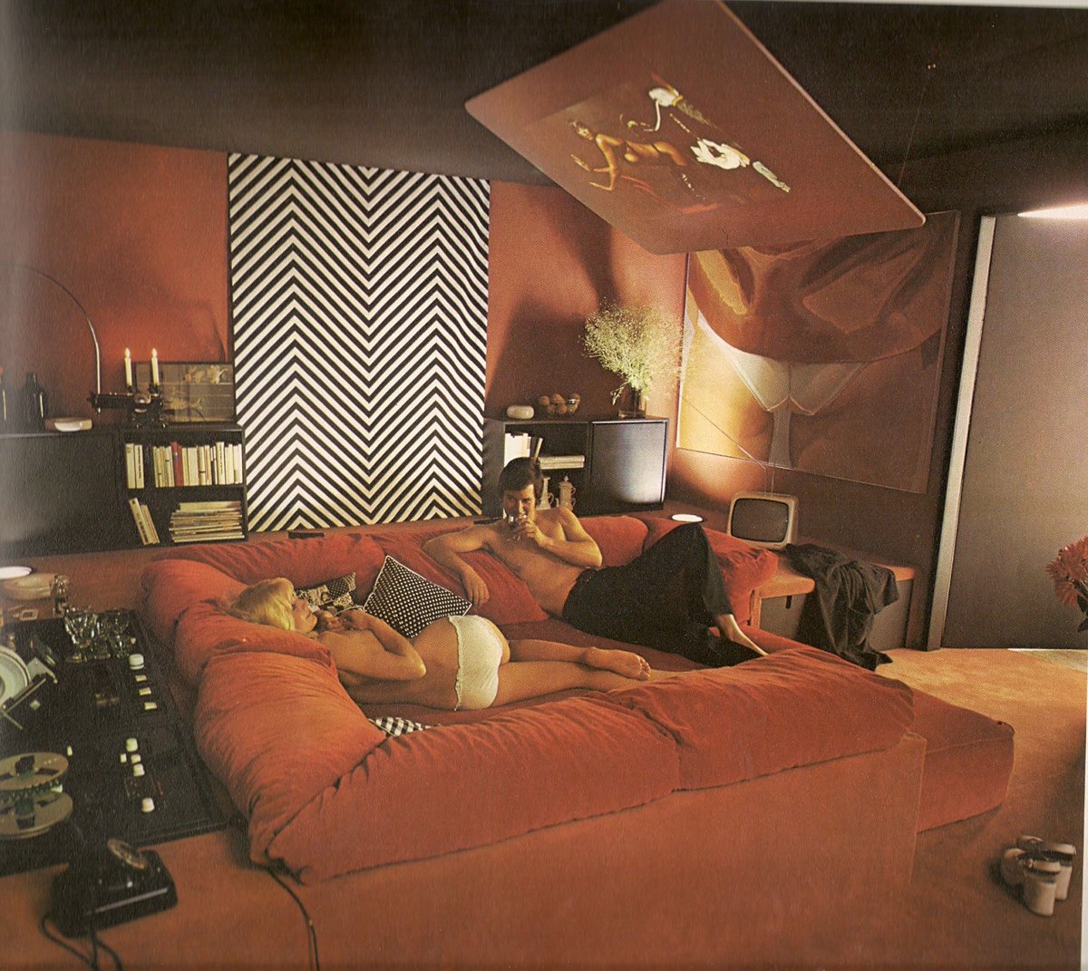 O Xrhsths Sto Twitter We Gotta Bring Shagadelic Conversation Pits Back Into Future Interior Designing