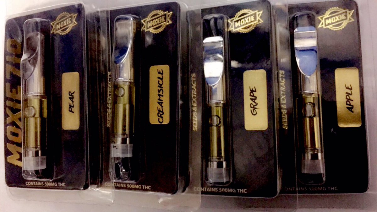 RGDelivery's tweet image. Just stocked up on Moxie cartridges call now while supplies last#moxie#gold#fire#stayhigh#staymedicated