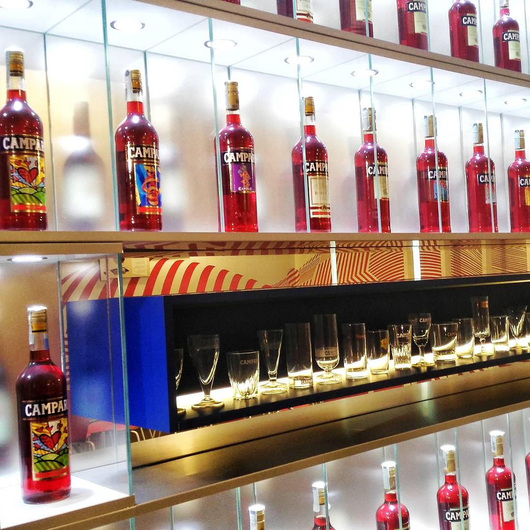 È sempre l'ora dell'aperitivo,  se ci si aggiunge una, spruzzata d' arte allora è perfetto! #campari #milano #arte
tangibiliemozioni.it/galleria-campa…
