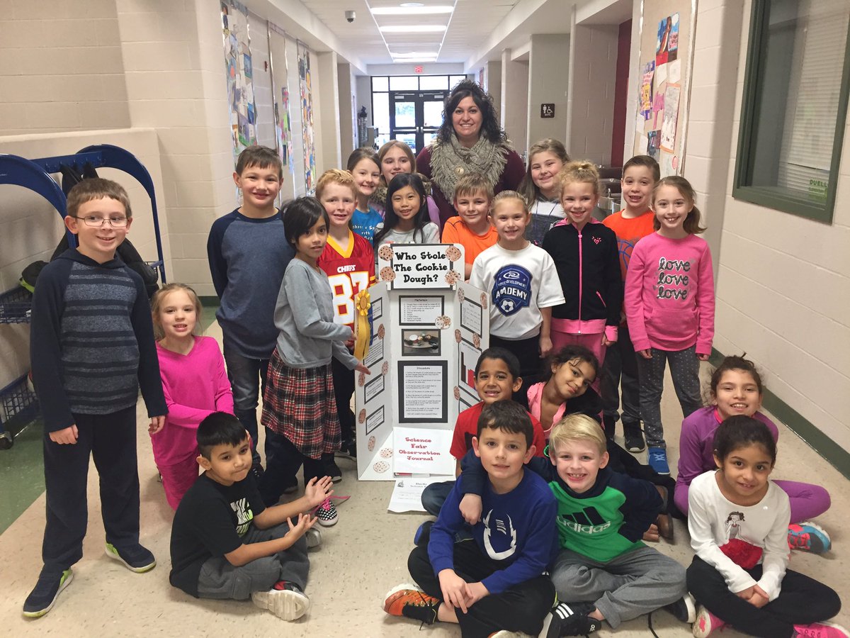 SCEMcKinley's tweet photo. Celebrating a job well done at our school science fair!! #duellolearns #wsdlearns #wsdactivelearning https://t.co/m9NyESlGVa