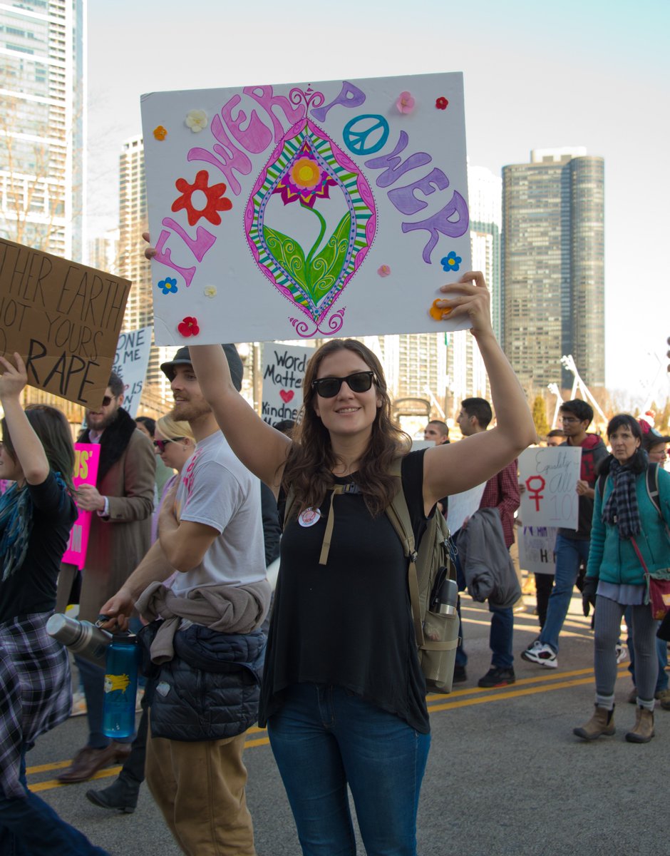 MartyHackl's tweet photo. #WomensMarchchicago https://t.co/ZQ4PrOOYiE