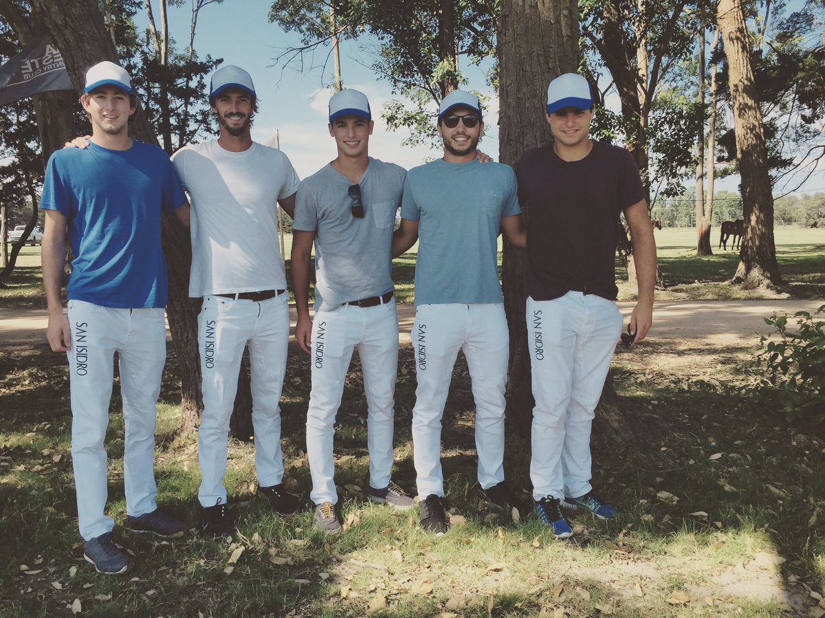 Concentrados antes del partido!! #vamosperú