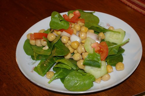IgorMeyers's tweet photo. Garbanzo bean salad https://t.co/vAOhTqgXqx #Photography #food #Real_Food https://t.co/vJesm2jUWN