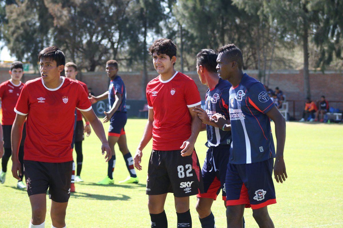ClubNecaxa's tweet photo. En duelo amistoso, un cuadro combinado de nuestras FB (#2daDiv, Sub 20 y 17) enfrenta a @GalacticosFC04, equipo de la Liga de Ascenso de 🇪🇨 https://t.co/CdhLENd6bd