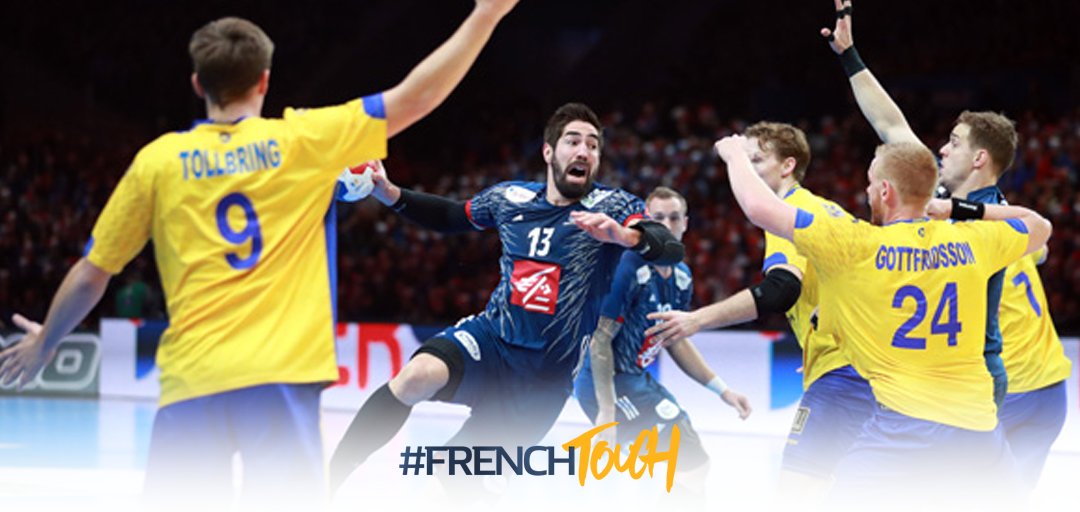 renault_fr's tweet photo. L'ambiance est bouillante à Lille pour pousser les Bleus ! Plus que quelques instants avant la délivrance 🙏 #FRASEW #Hand2017 https://t.co/pQhEHIhYag