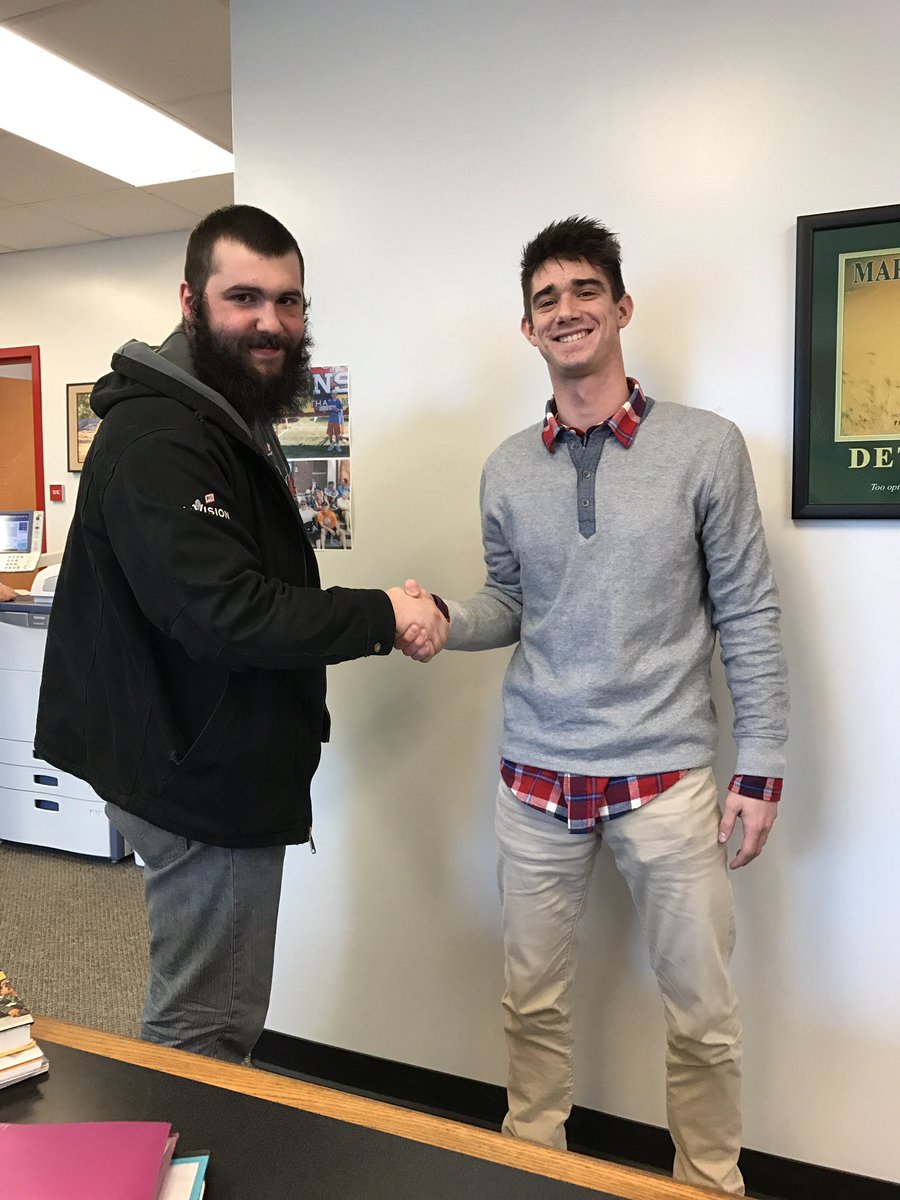 FinkbinerBrock's tweet photo. 400 RT's by February 3rd and Dawson will shave his beard. ✅✅ https://t.co/MlnK0UbAZU