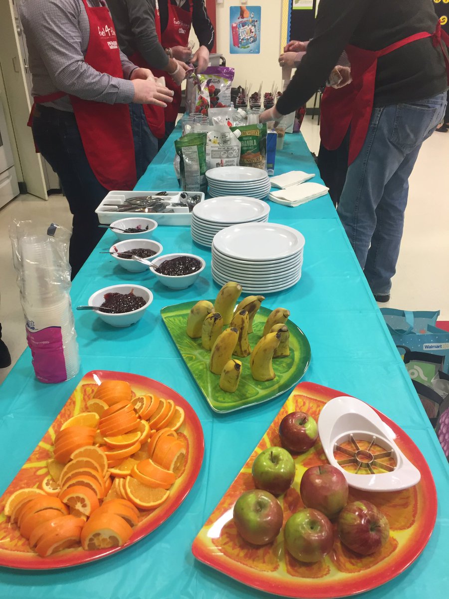 MrsAndrews_vp's tweet image. Had a great morning celebrating @DrClarkSchool #breakfastprogram today! #healthyschools