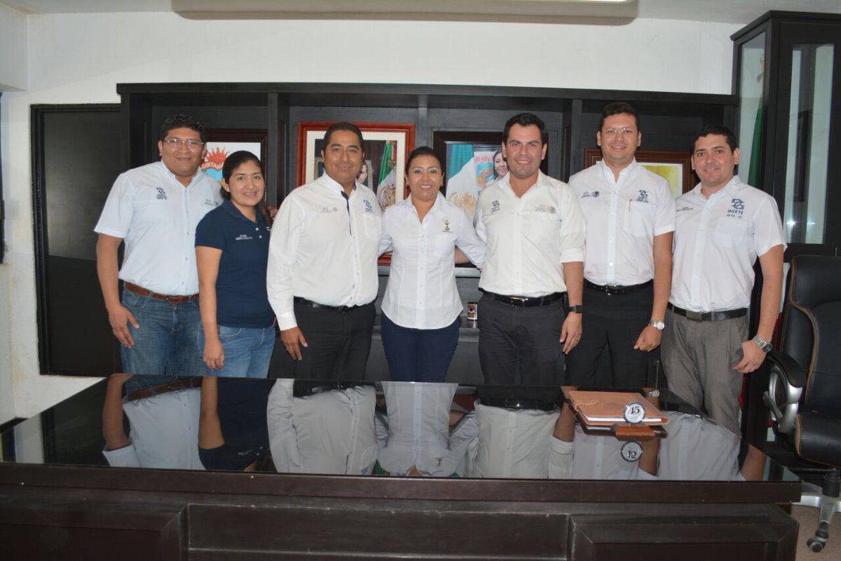 En reunión de trabajo con directivos del <a href="/CBTis72/">CBTis 72</a>. ¡Gracias por su visita! <a href="/hvega_00/">Ing. Hector Vega</a> @educacionqr