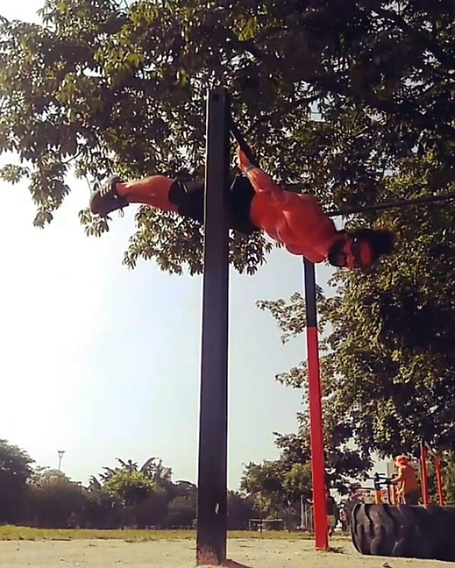 PROBARRAS's tweet photo. 🙏👊💯 @chocolifestyle "Sigue ADELANTE sin importar cuanto te FALTE!". -
#ProBarras #ProBarras_Ed #PB #StreetWorkout #… https://t.co/UVIp0DONY1