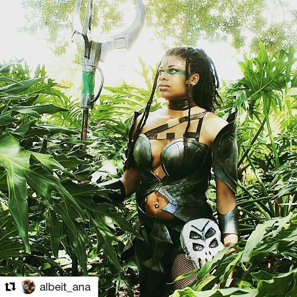 GeekyCosplays's tweet photo. "They will fear the wild." 💚 📸@hylianfairy
.
.
#nidalee #leagueoflegends #headhunternidalee #cosplay #cosplays #cos… https://t.co/3q2qtbFKTW