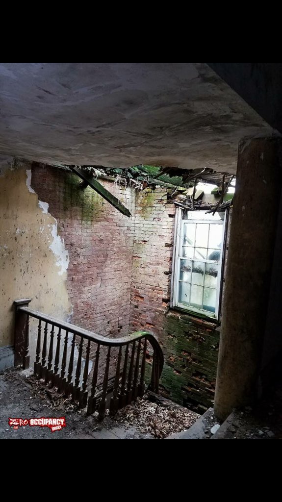 ZeroOccupancy's tweet photo. https://t.co/8RzFnbjLjy Check out our ZeroMatic Cinematic explore of a beautiful mansion ruins https://t.co/UO6dFYNehk