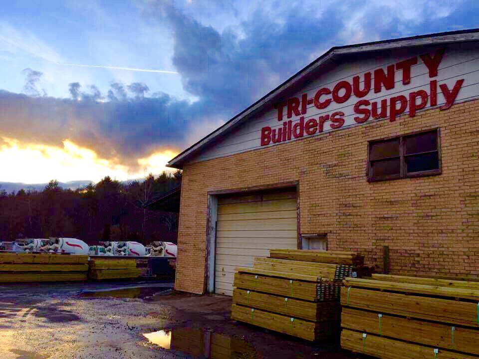 TriCountyBldSup's tweet photo. Follow us on Facebook and Instagram @tricountybuilderssupply 
Contact us at tricounty1170@att.net or give us a call today at 828-765-7154! https://t.co/h0Q4WpfLYv