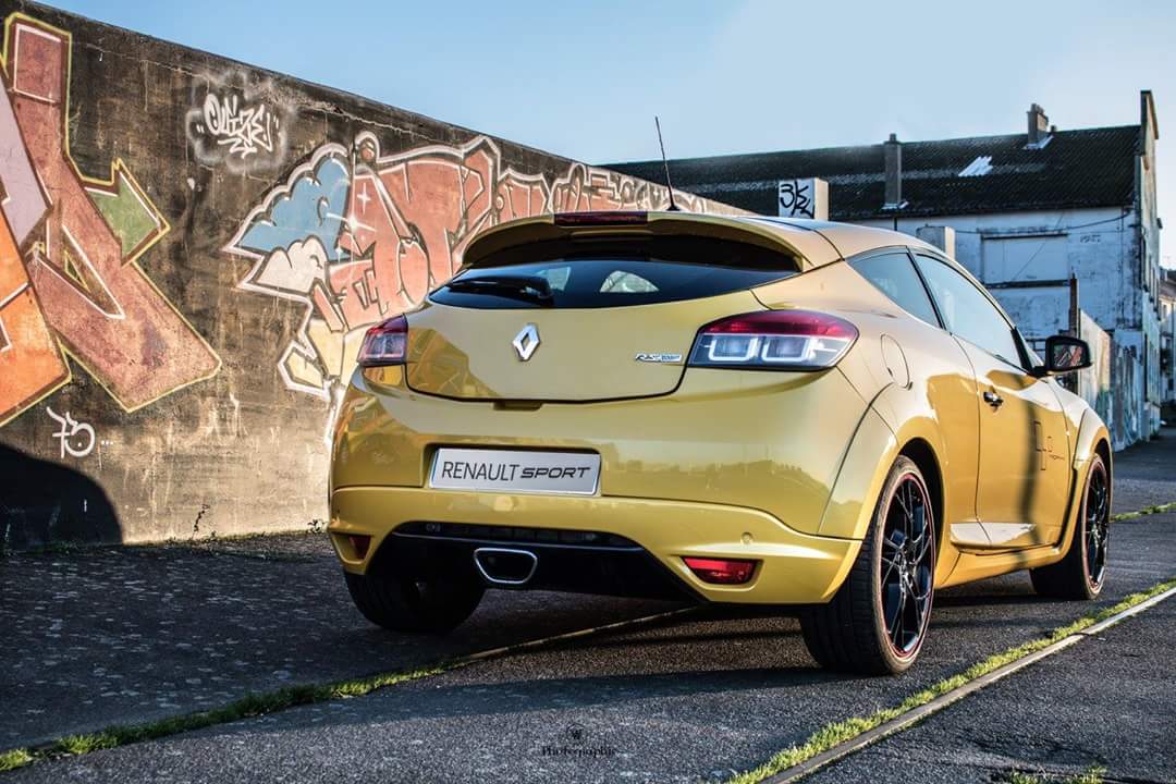 tonio_rs's tweet photo. #renaultsport #megane3rs @RenaultSport https://t.co/RfUw8eXEtn