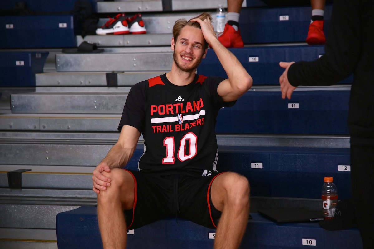 JakeLaymansHair's tweet photo. D-League ain't ready. https://t.co/VPtee6arn1