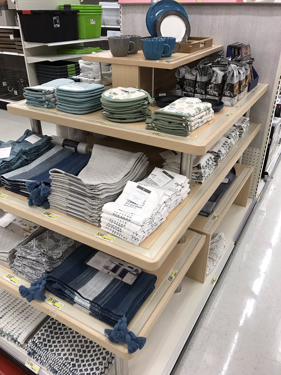 Such a beautiful focal created today by our ever talented @groh_jordan 🌟 <a href="/laurengomez07/">LG</a> <a href="/CollinsAyisha/">Ayisha</a>