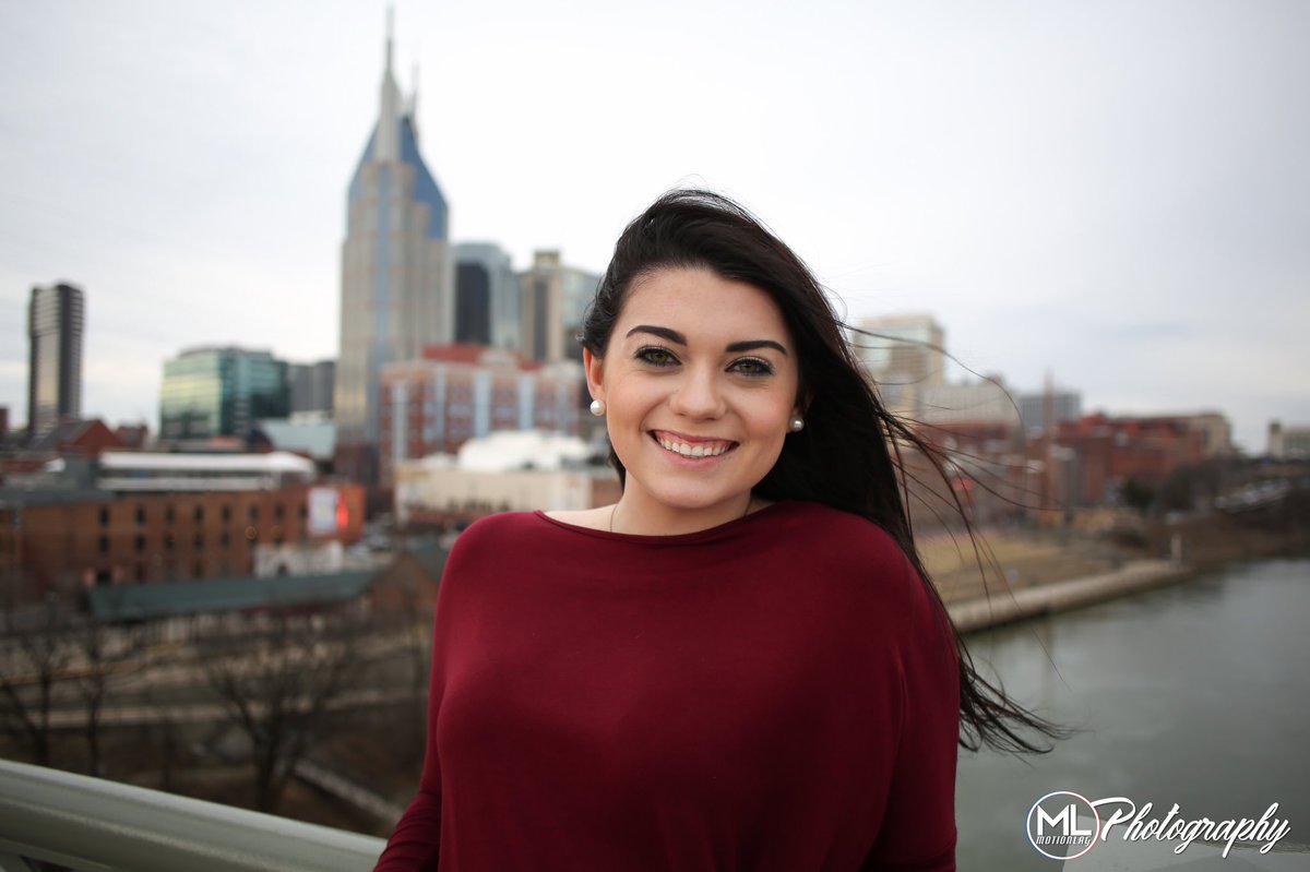 _morgansells_'s tweet photo. senior pictures pt. 2 https://t.co/vfYv3BF0fQ