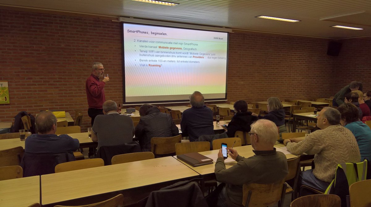KWBBazel's tweet photo. de smartphone les van de kwb is een succes #kwb #succes https://t.co/QffIGgWHkn