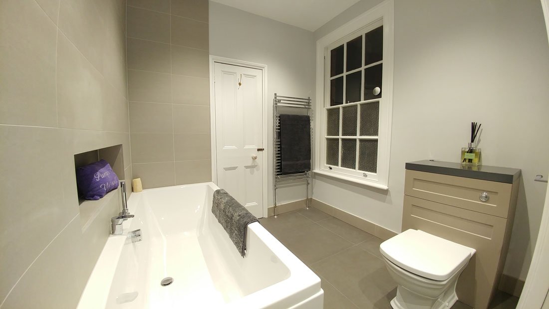 GilbertGregson's tweet photo. Here's our latest #bathroomrefurbishment project in #Hitchin #Hertfordshire including full strip-out &amp; #decoration > https://t.co/7L5FtYFots https://t.co/FYZpHnSUQk