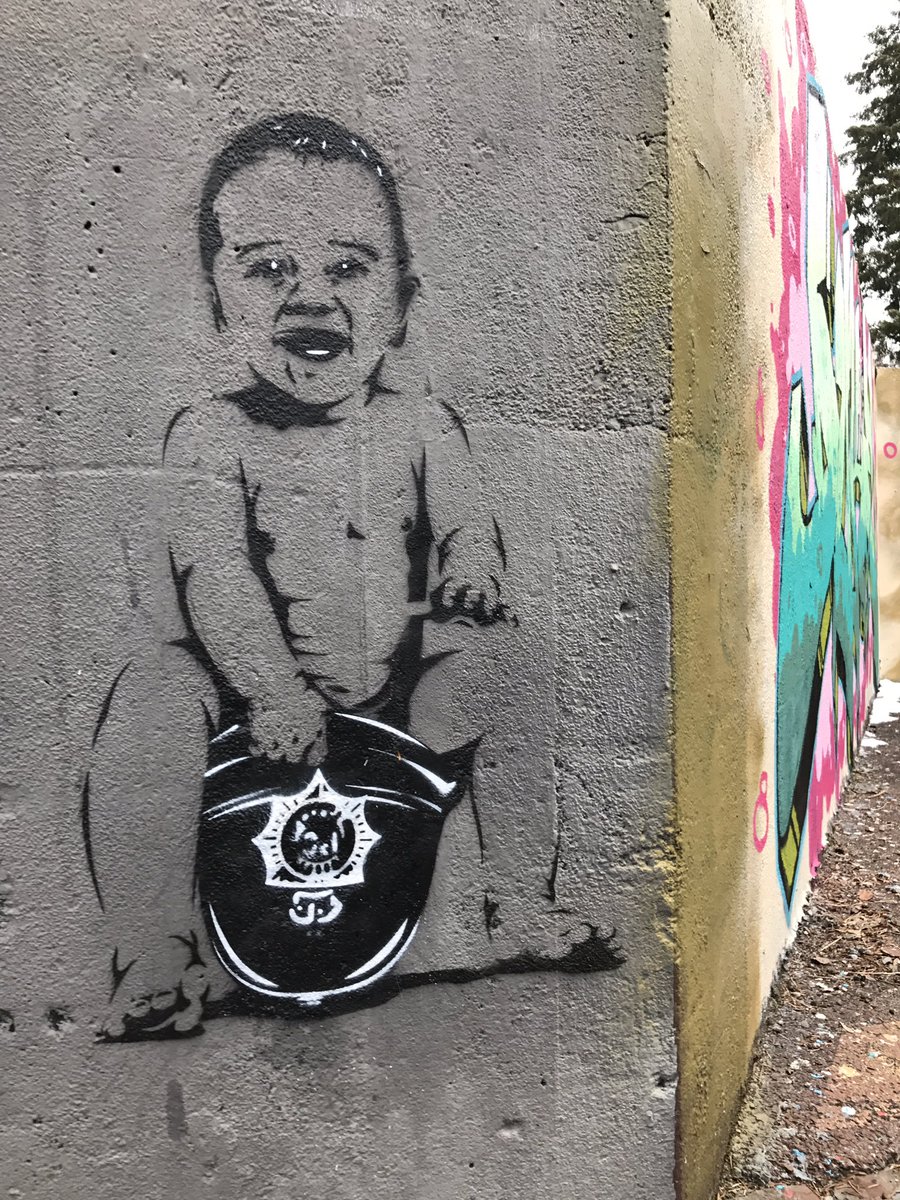 alitoffan's tweet photo. Rotefabrik Graffiti #kunst #Zuerich https://t.co/Cp2OGkvMcN