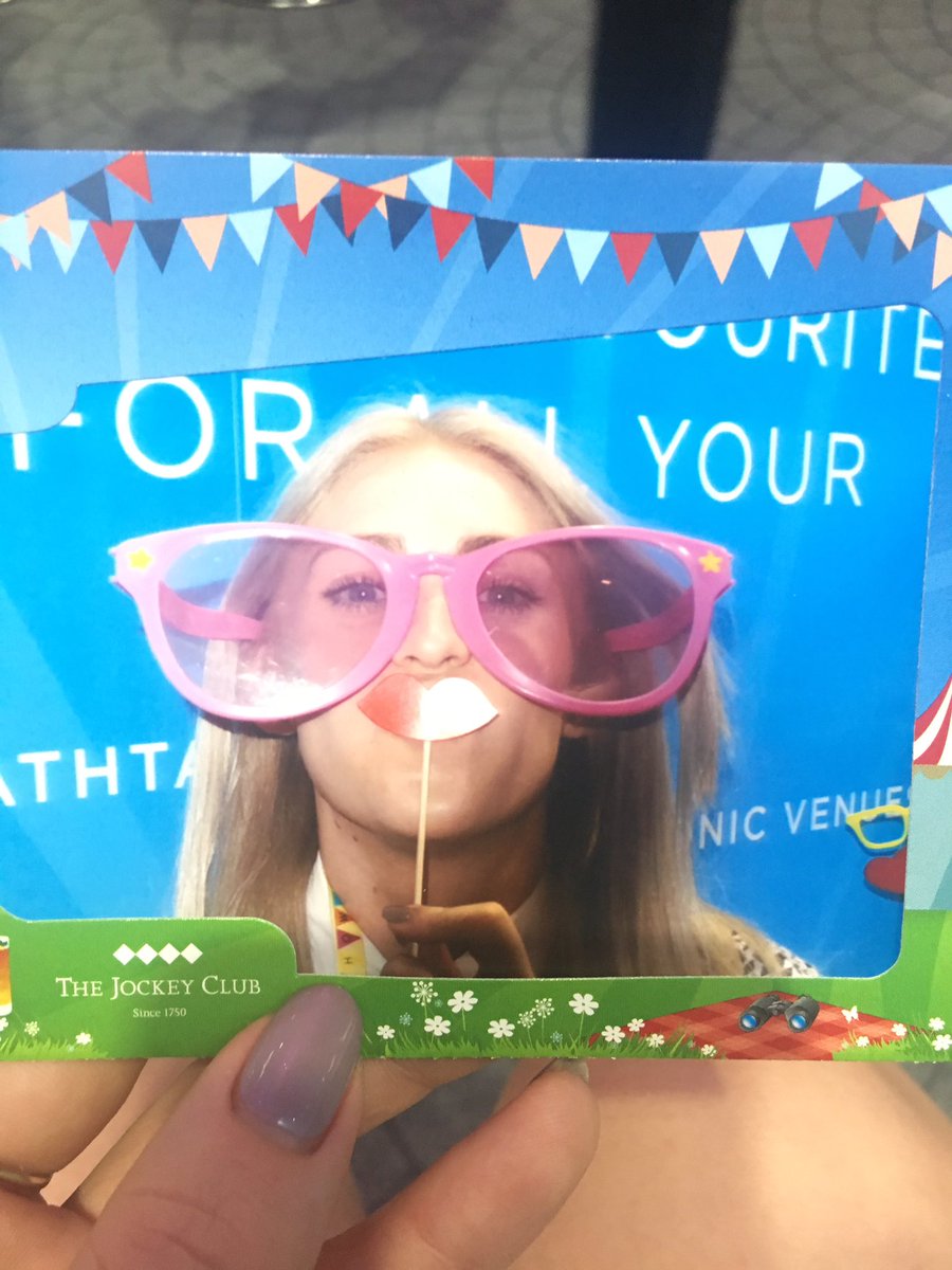 blondiev92's tweet photo. #jclsummer @LadySummerSkye come get your photo taken! B23! 💋 https://t.co/t04WpFHdKl