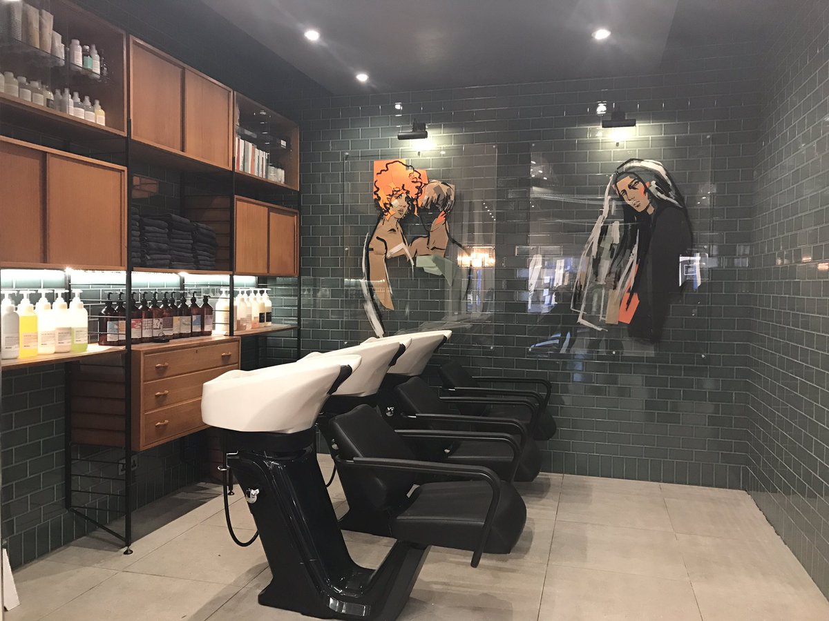 SamHipperson's tweet photo. Original art @kingoftheblondes #hairdressingtunbridgewells #leighroberts #bestcolourist #refurb https://t.co/U5x96QNgHh