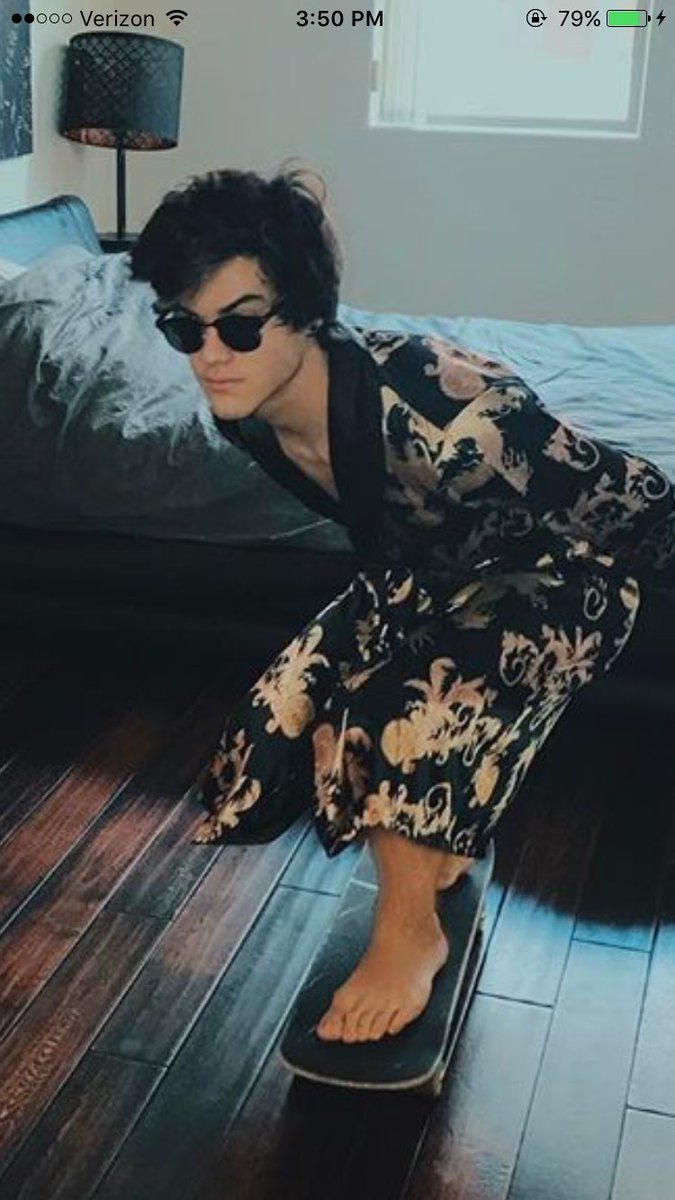 casualcandi's tweet image. 