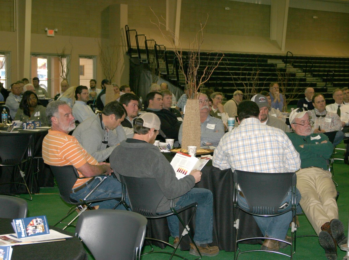 UGATifton's tweet photo. Pics from today's Ag Forecast meeting in Bainbridge #agforecast https://t.co/Qo9PkHlnTS