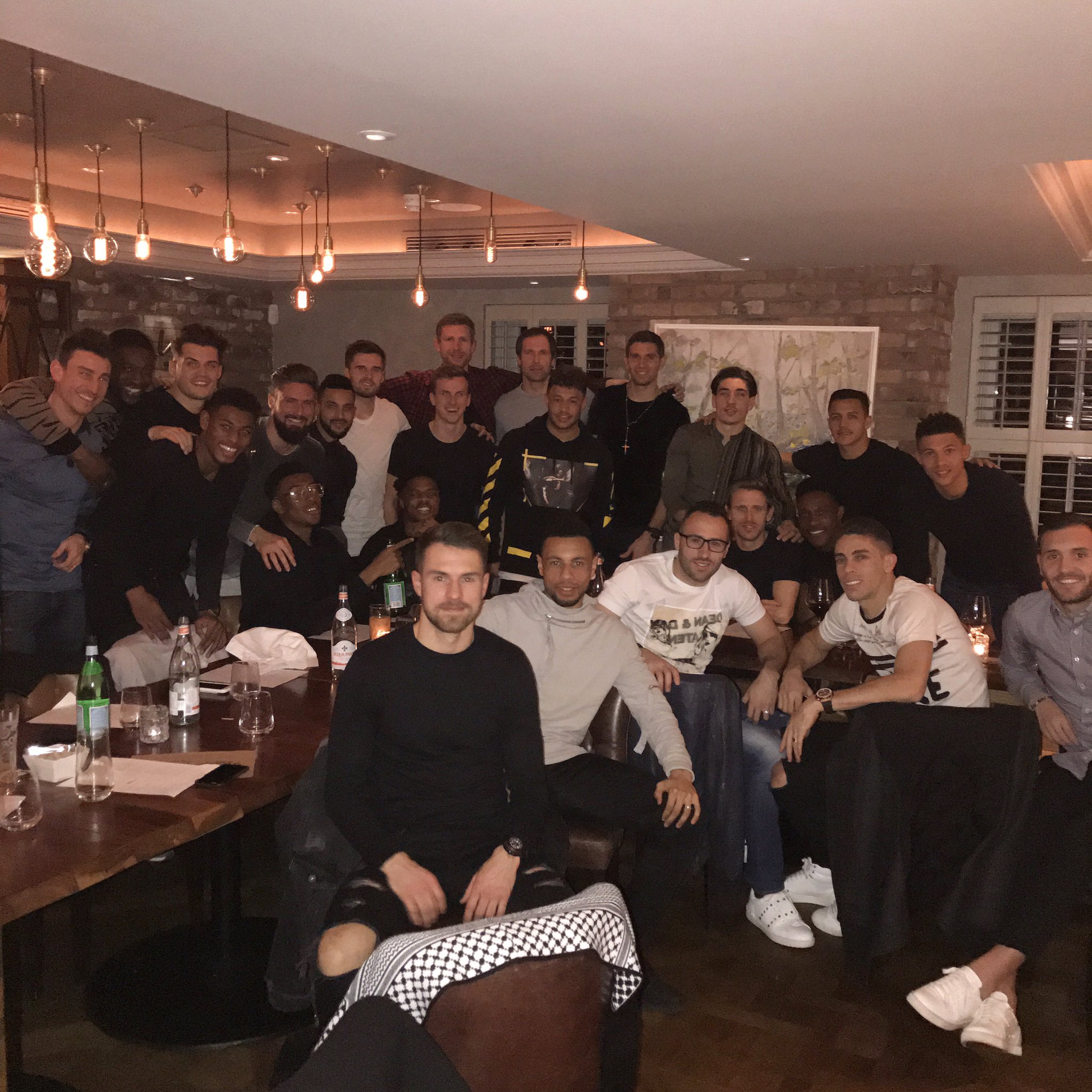 C29zZ-6WIAAH6NK.jpg:large