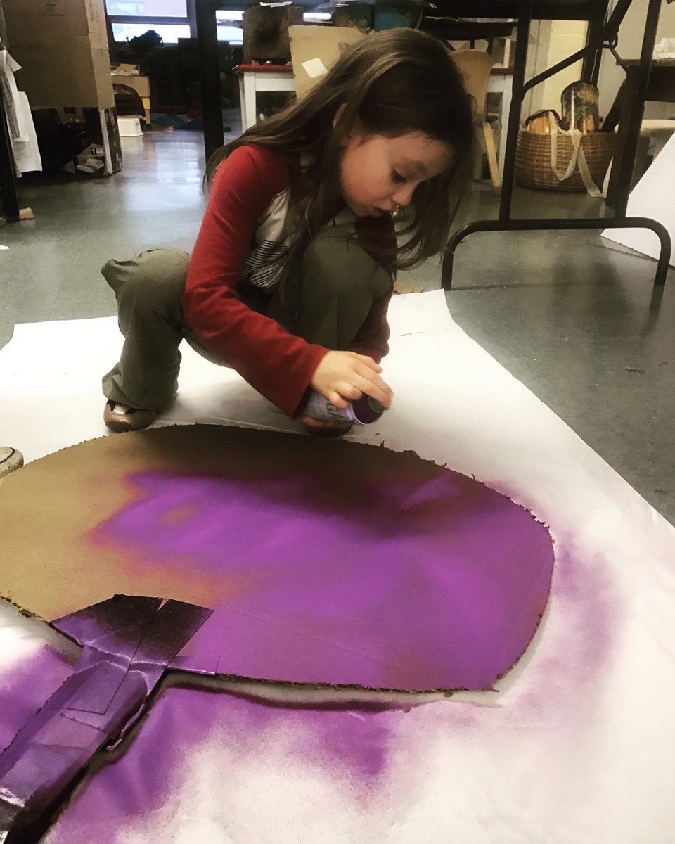 MarlAtelierista's tweet photo. Passing the torch #signbuilding #artandsocialjustice #WomensMarch #feminist #andStillIRise https://t.co/PZPBy4Wpq7