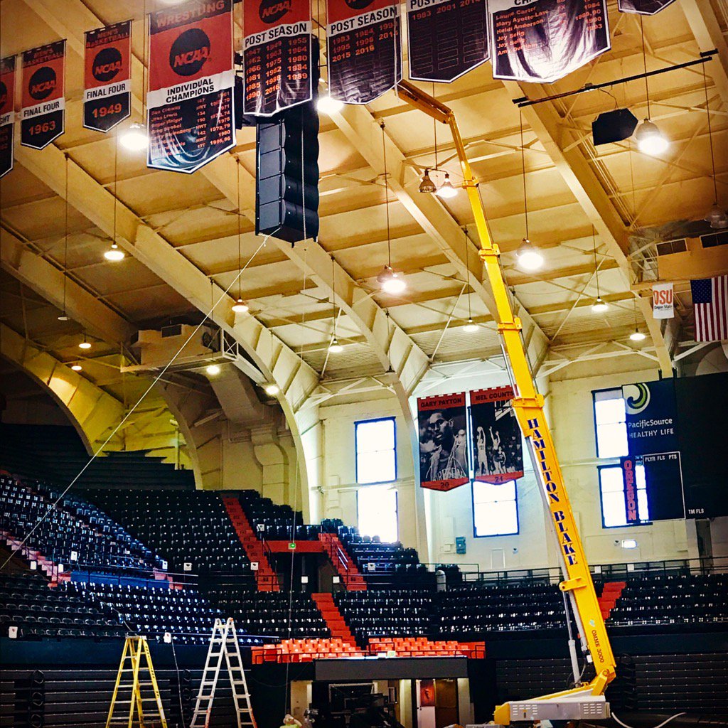 jputterson14's tweet photo. .@BeaverMBB @BeaverWBB @Beaverwrestling @BeaverGym installation of a #DamBigWoofer thanks 2 @OurBeaverNation donors☑️ https://t.co/K5ayE9ukNq