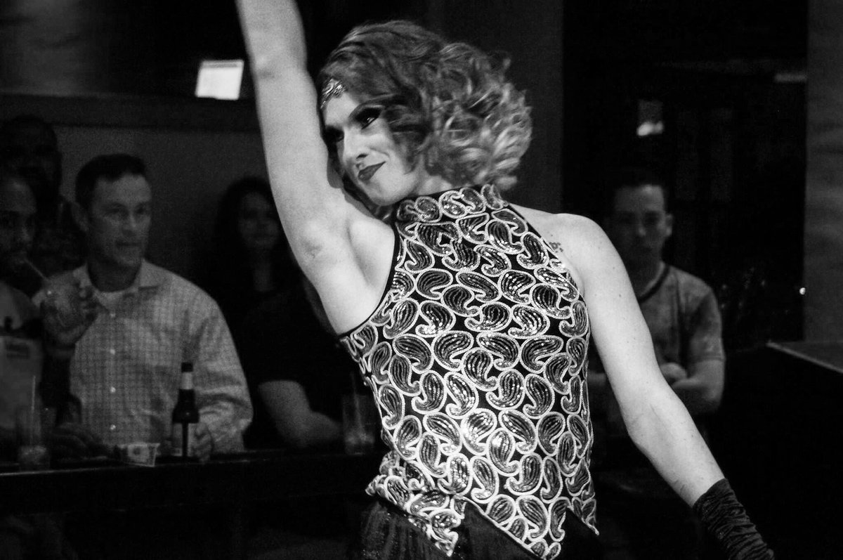 Ian_Moone_15's tweet photo. This is one of my favorite action shots from last night! #dragqueen #drag #dragfamily #dragrace #rpdr10 #andijay #bitchfish #och #austintx https://t.co/IXj5rqr6To