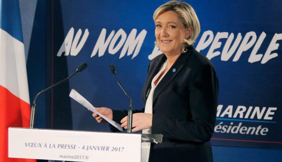 BILD's tweet photo. Schock-Umfrage in Frankreich: Le Pen liegt bei Präsidentenwahl in Führung!
https://t.co/aeuD7Cd5SW https://t.co/7J1iKtrHqq