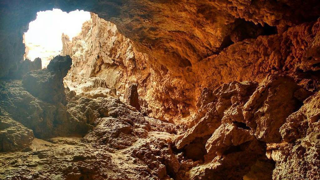 AChilepoh's tweet photo. Foto @free_retina -  Cavernas en Valle de la Luna 
Norte de Chile 
#travel #traveling #TFLers #chilelindo #igerschi… https://t.co/uB8u8CWKwz