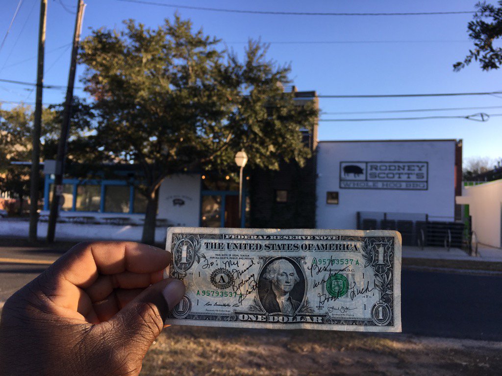 PitmasterRS's tweet photo. God I Love this neighborhood! Thank you Mrs. Williams!!!!! https://t.co/iPr85yVzxR