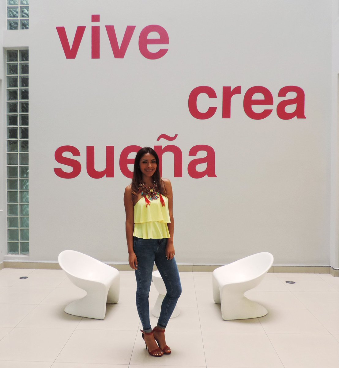 Instituto_CEAM's tweet photo. Hoy recibimos la visita de nuestra querida egresada, Xayire Fuentes, quien además expone su colección en el CEAM #TalentoCEAM #ViveCreaSueña https://t.co/Z1PzAhqXE3