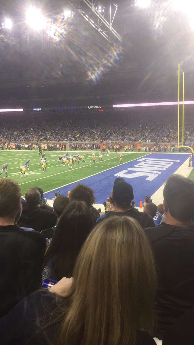 Lynnssssss's tweet photo. @DetroitLionsPro @fordfield maybe next year.. #onepride #foreverfan https://t.co/TtS4oWMyEp