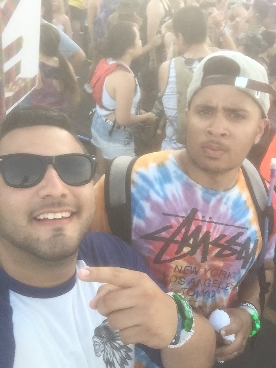 cheedie2's tweet photo. #TBT #MyBrother #EDCNY #EdcNewYork @titohhh21 https://t.co/jbdSMtuD6i