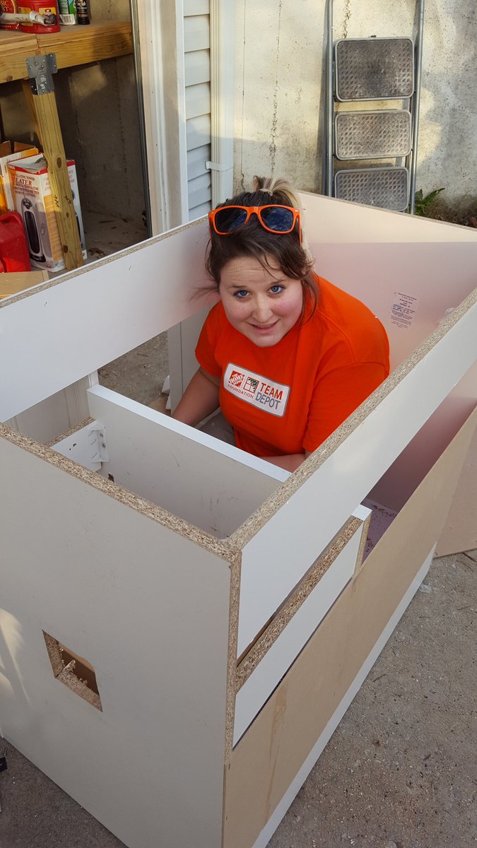 dsrusch's tweet photo. Emme getting into her work! #TeamDepot @thursonwanghd @JmitnaulJessica https://t.co/fGBZFGinQH